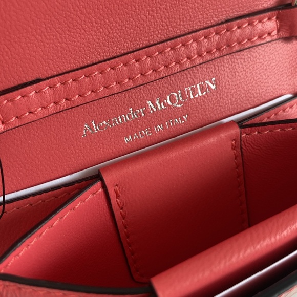 ๐ ALEXANDER MCQUEEN | Card Holder on Chain - Picture 7 of 14